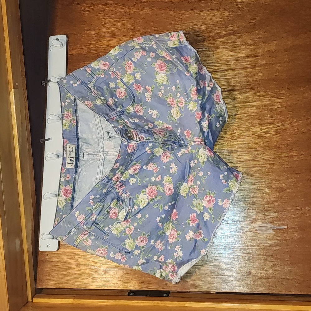 LEI Shorts